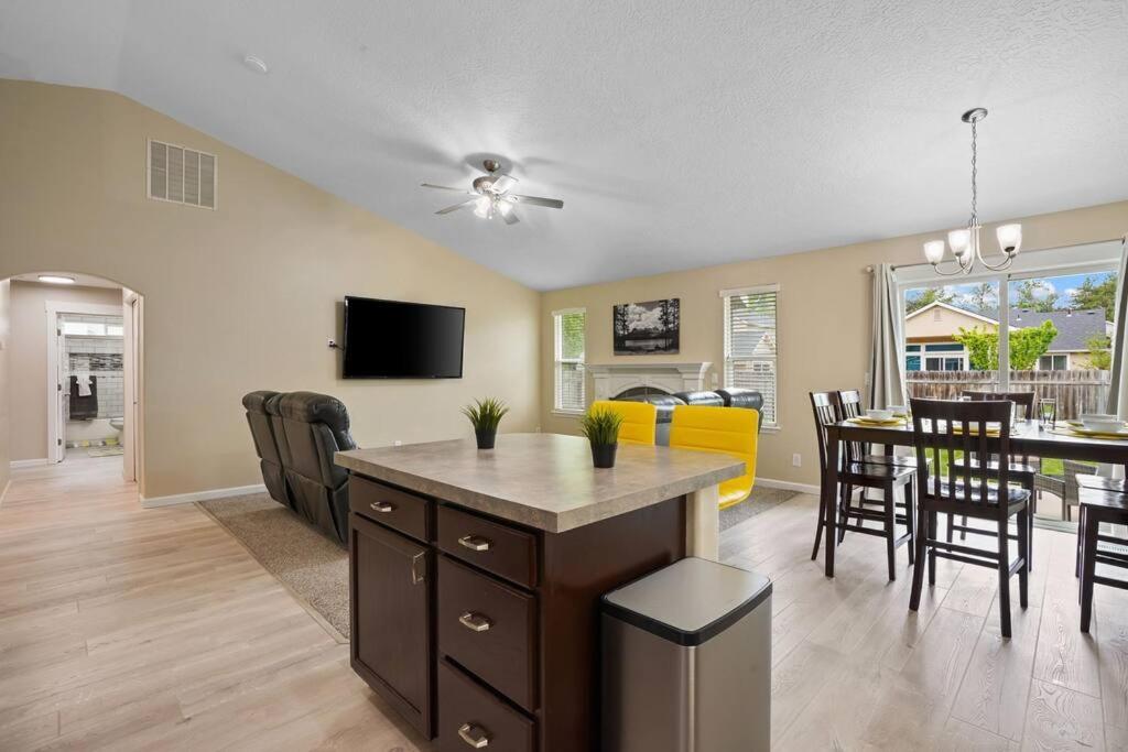 Remodeled, Charming Retreat On The City'S Doorstep Boise Eksteriør bilde